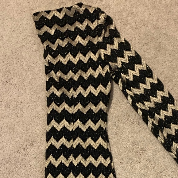 Stunning Gatsby black and gold patterned Nine West party dress. Women size 4. - Picture 3 of 5